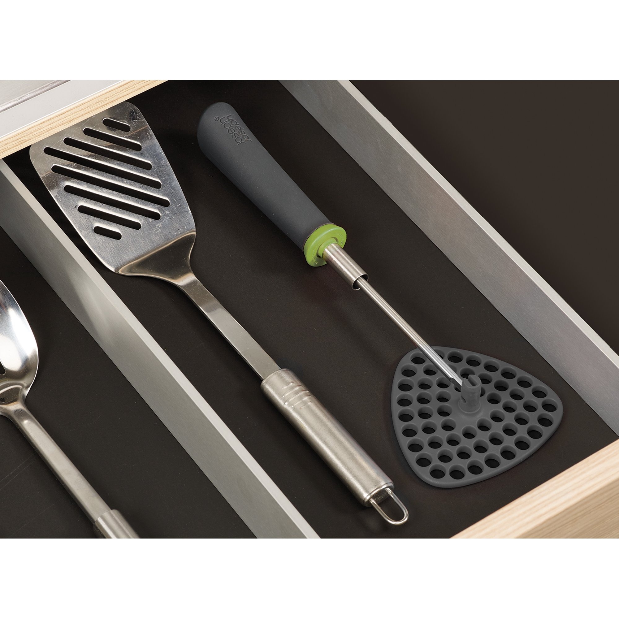 Delta Folding Potato Masher – Compact Kitchen Tool