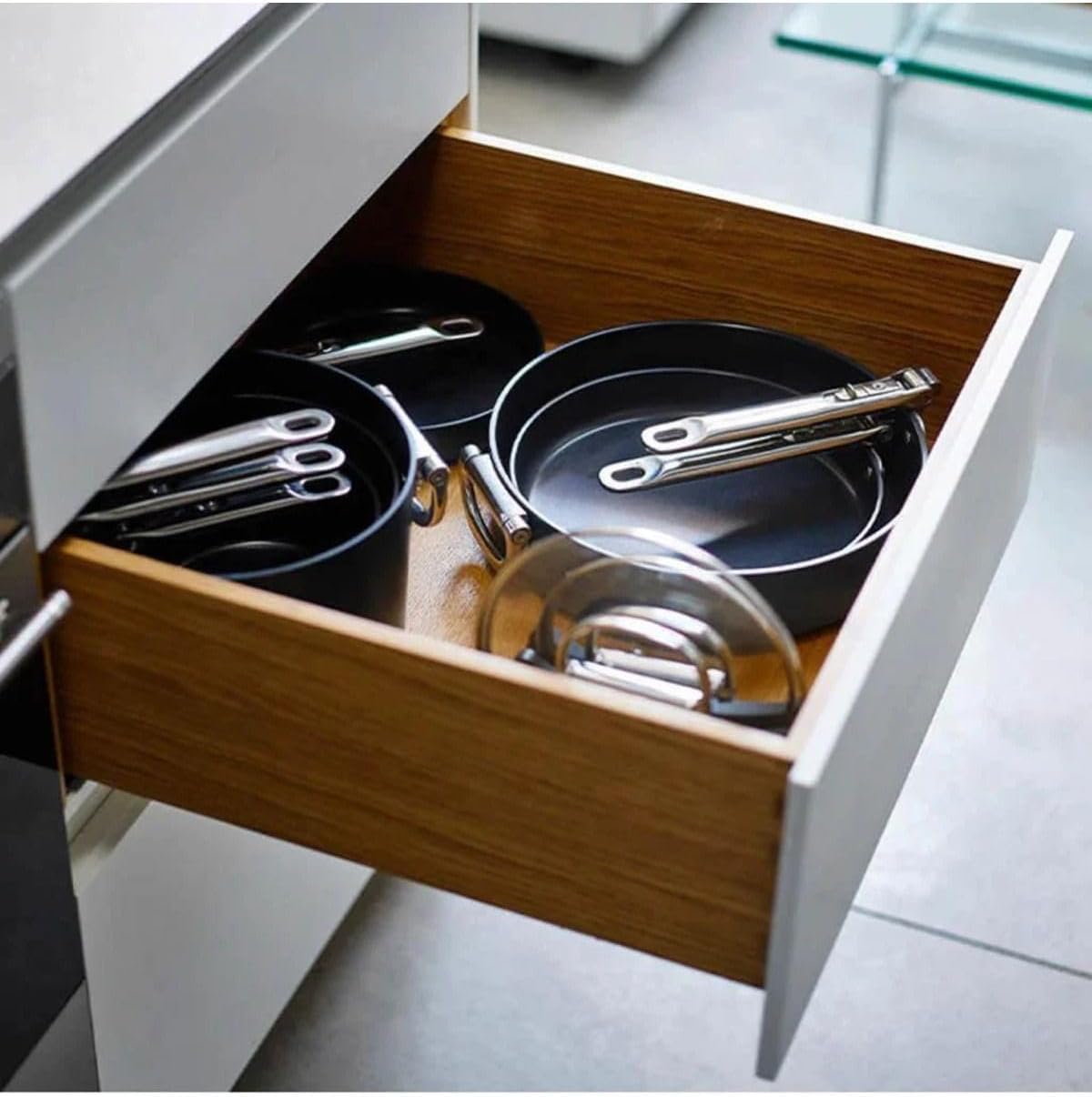 Space-Saving Ceramic Frying Pan with Foldable Handle